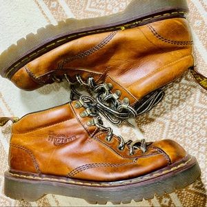 {DR MARTENS} Air Wave Work Boot